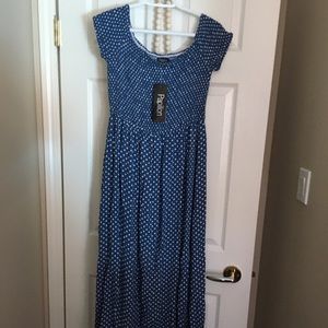Long dress. Brand Papillon. XL. Never been worn.